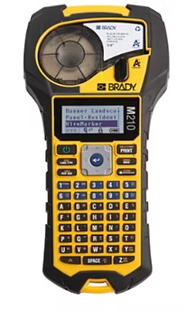 เครื่องพิมพ์ฉลากแบบพกพา Brady M210 สำหรับพิมพ์ฉลากสายไฟ อุปกรณ์ไฟฟ้า งาน Datacom และงานระบุอุปกรณ์ในโรงงาน ใช้งานสะดวกสำหรับงานภาคสนาม